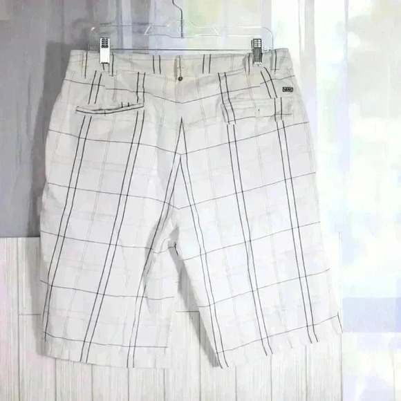 Lot of 3 Size 34 Vans/Urban Pipeline/G&M Men's shorts white/black combo - Picture 4 of 11
